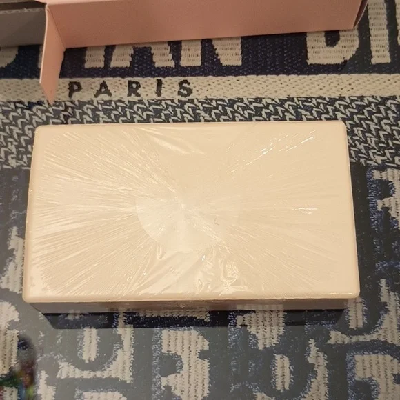 DIOR OUD ISPAHAN Perfumed Soap - Picture 5 of 6